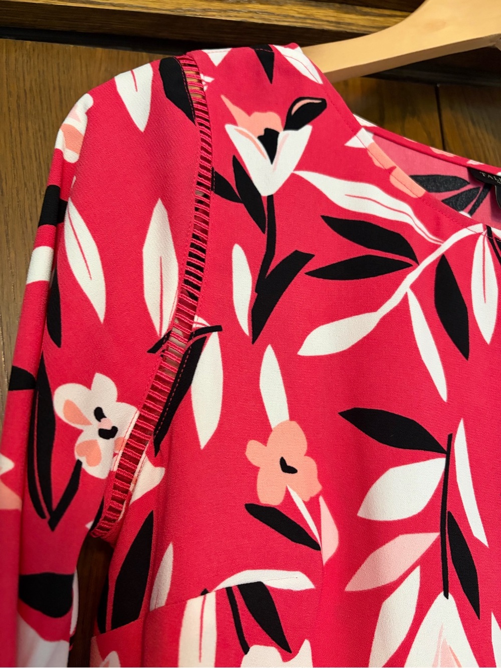 {Talbots} EUC! Pink Floral 3/4-Sleeve Blouse - Picture 3 of 7